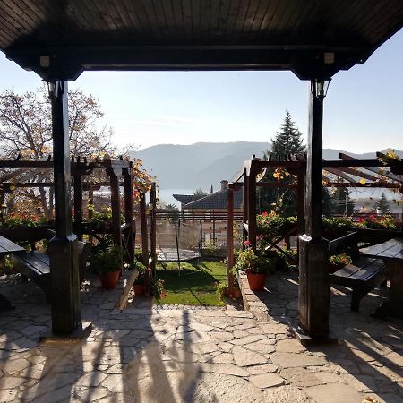 גלבטרצי Trifon Zarezan Family Hotel מראה חיצוני תמונה