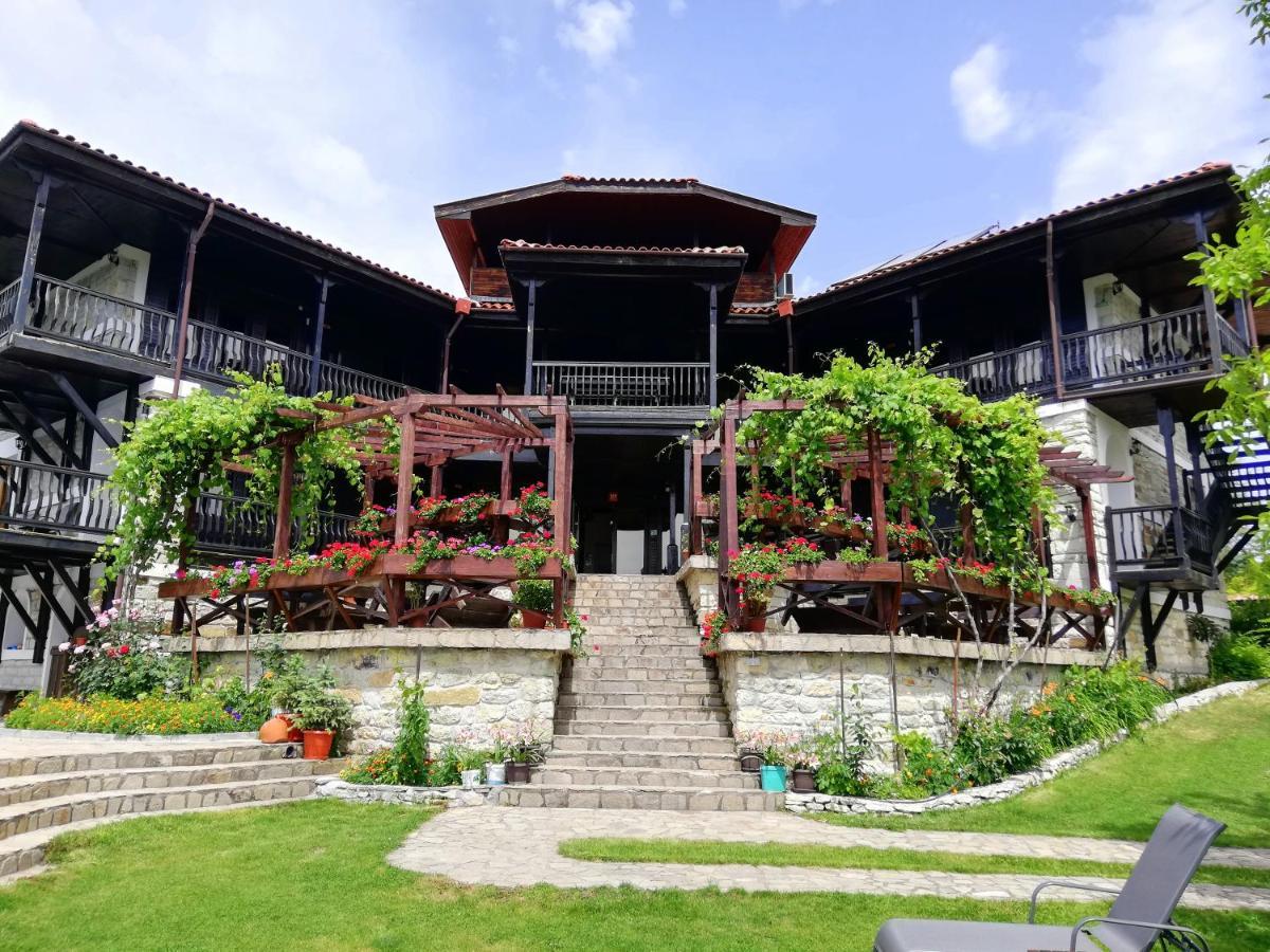 גלבטרצי Trifon Zarezan Family Hotel מראה חיצוני תמונה