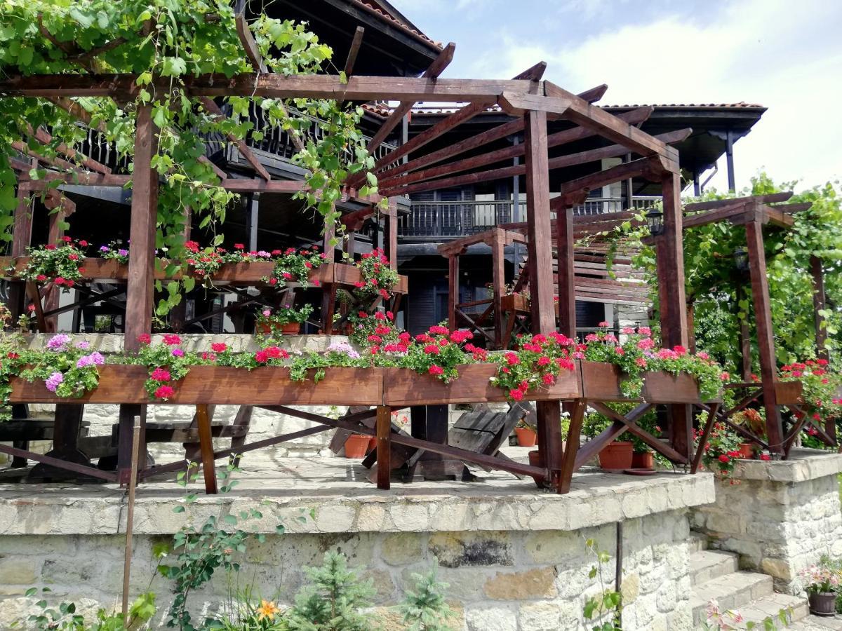 גלבטרצי Trifon Zarezan Family Hotel מראה חיצוני תמונה