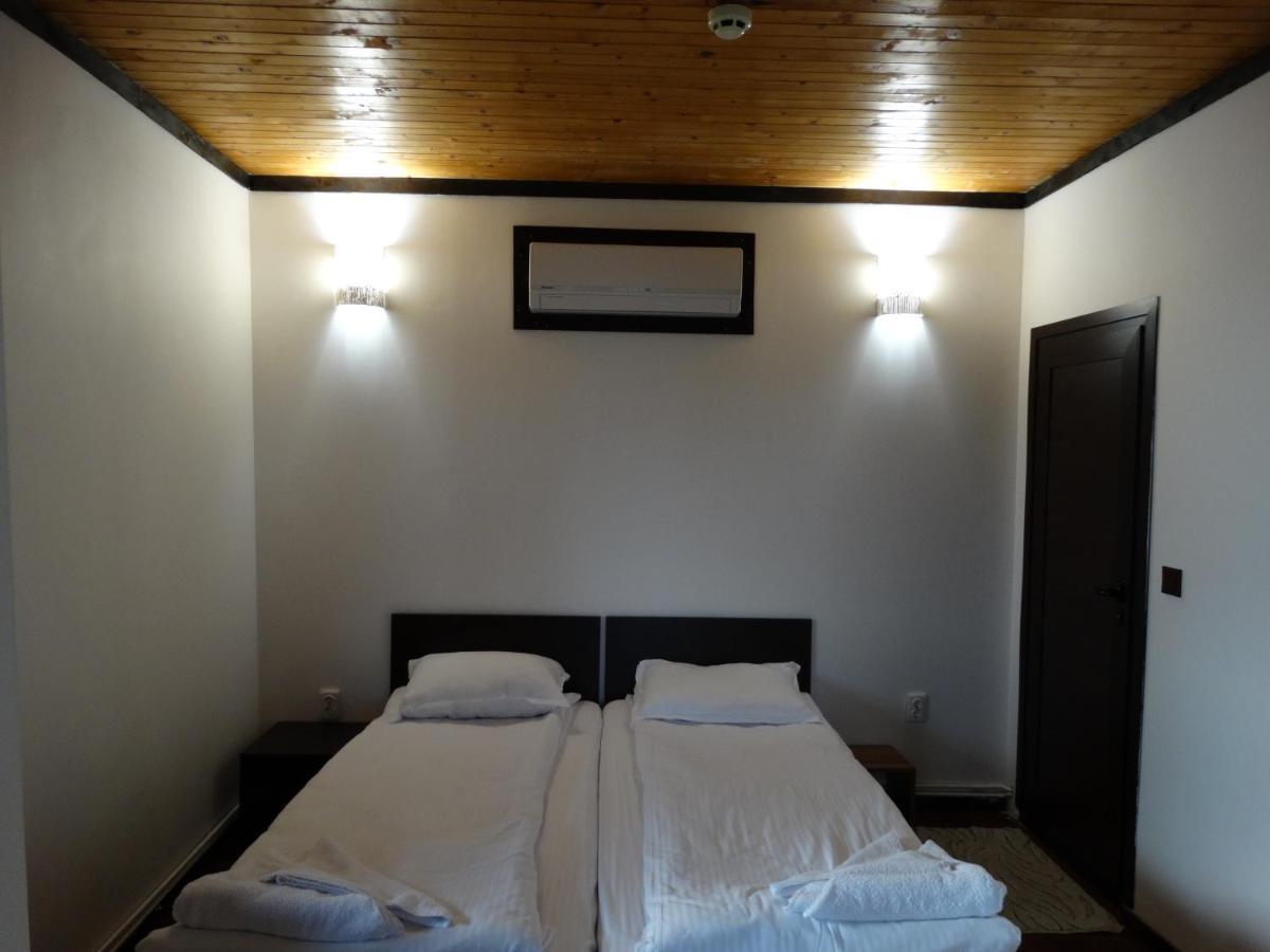 גלבטרצי Trifon Zarezan Family Hotel מראה חיצוני תמונה