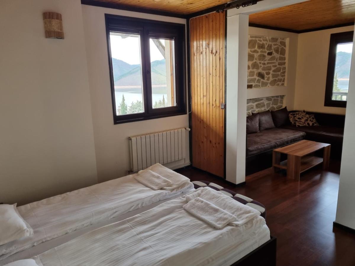גלבטרצי Trifon Zarezan Family Hotel מראה חיצוני תמונה