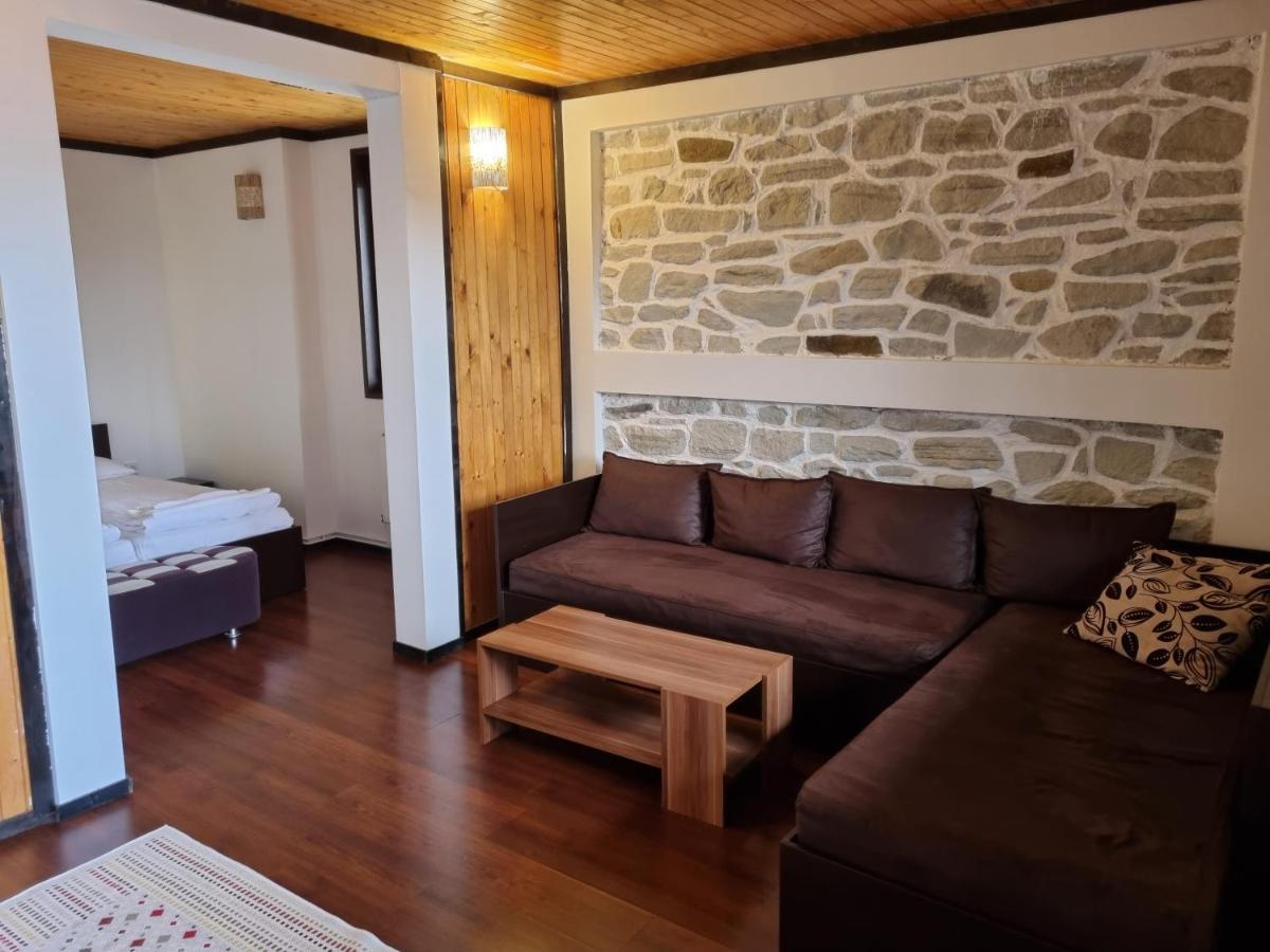גלבטרצי Trifon Zarezan Family Hotel מראה חיצוני תמונה