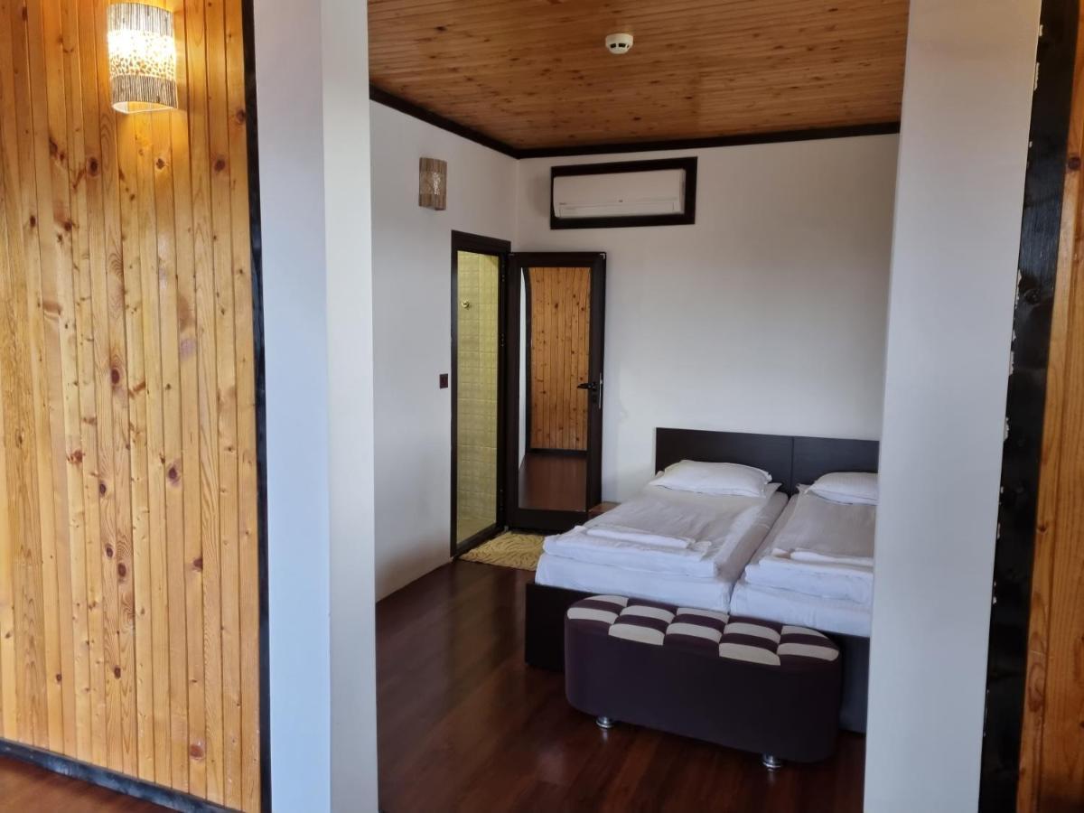 גלבטרצי Trifon Zarezan Family Hotel מראה חיצוני תמונה