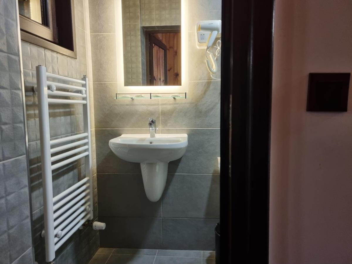 גלבטרצי Trifon Zarezan Family Hotel מראה חיצוני תמונה