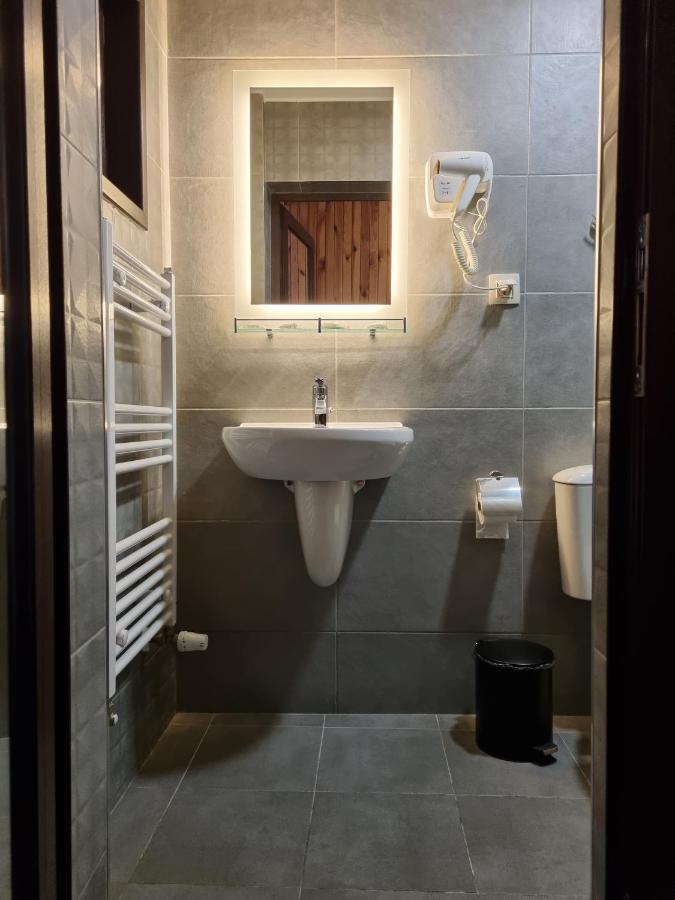 גלבטרצי Trifon Zarezan Family Hotel מראה חיצוני תמונה