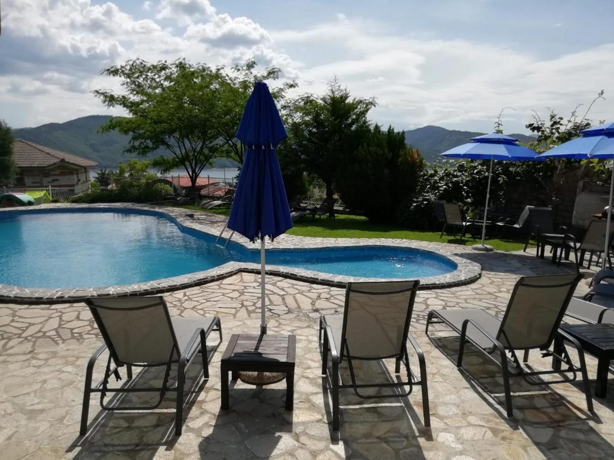גלבטרצי Trifon Zarezan Family Hotel מראה חיצוני תמונה